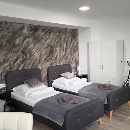 Belvarosi Apartmanhaz 2 מלון דירות Szigetvár